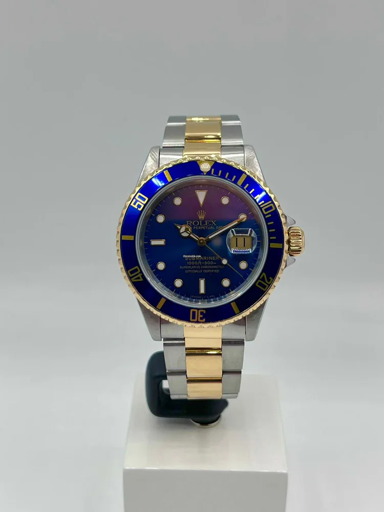 Rolex Submariner Date box and papers 1993